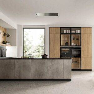 Cucina legno e grigio scuro