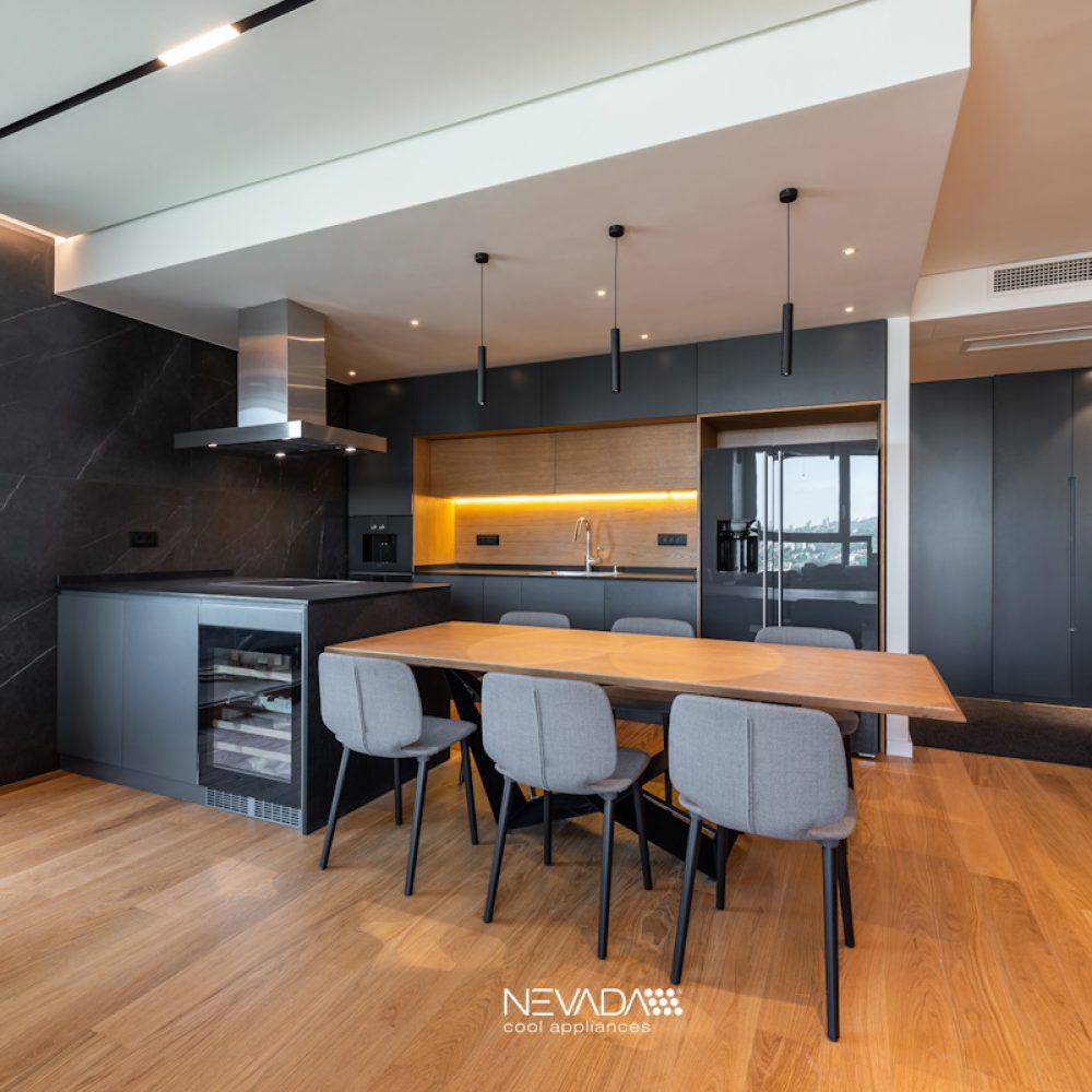 Luxury,Kitchen,And,Dining,Room,Interior,With,Brown,Parquet,Floor